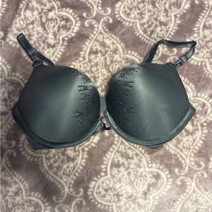 Victoria ’s Secret Bra 32C